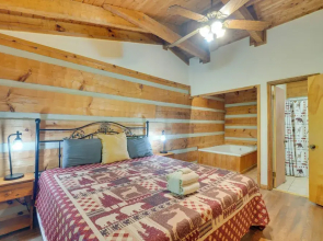 Gatlinburg Cabin w/ Hot Tub ~ 6 Mi to Downtown!