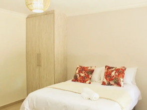 Charming 1-bed Apartment in Sandton