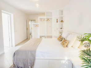 Cubo's Beach House Comfy Sun