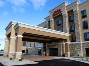 Hampton Inn & Suites Grand Forks