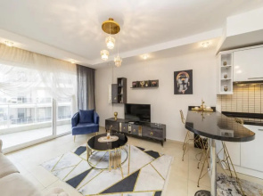 Colorful Flat With Shared Pool and Spa in Alanya