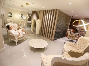 4WOO Hotel