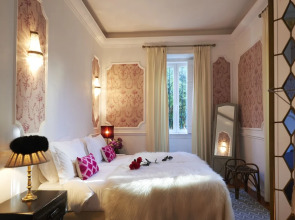 Lucky's Guest House