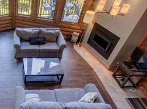 Chalet Blue Jay