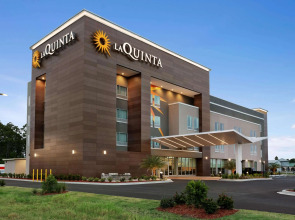 La Quinta Inn & Suites by Wyndham Brunswick/Golden Isles
