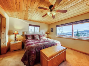 Cozy 4BR Mountain View Fireplace Deck