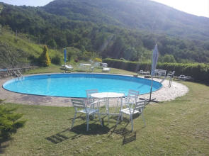 3 Rooms Flat in a Green Tuscany Valley