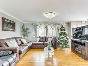 Remote-work Ready: Family Home Near Pittsburgh