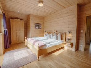 Chalet Near Lake Grundlsee & Ski Lift