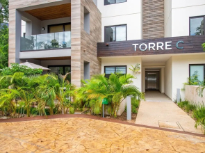 Private Garden Condo by Concierge4u
