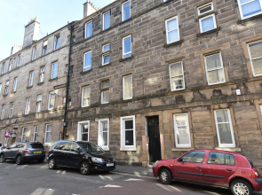 First - Caledonian House Apartment