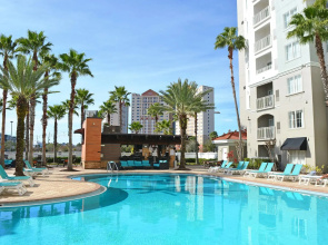 The Point Hotel & Suites