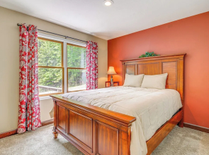 Lake Lure Mountain Retreat w/ Fire Pit & Gas Grill