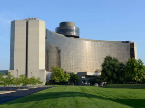 Edward Hotel & Convention Center
