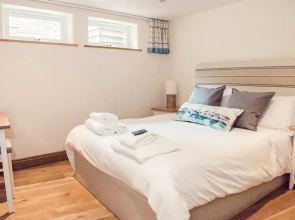 Padstow Breaks - Duke House