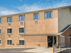 Super 8 By Wyndham Columbus/Edinburgh