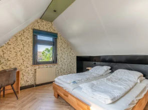 Modern and Attractive 5-person Holiday Home