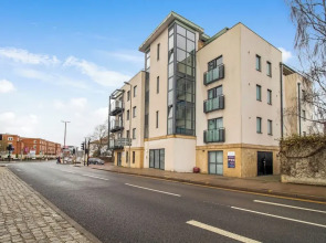 Central 1 BD in the Heart of Cheltenham