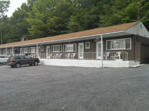 Gentleman Johnny's Motel