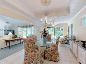 32 Heath Dr