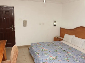 Halims Hotel & Towers