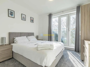 1 Bed Corporate stay-WALK TO STATION-LONDON 18 MIN
