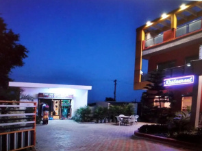 Chola Hotel and Resorts