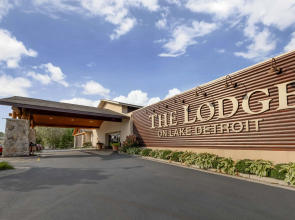 Best Western Premier The Lodge on Lake Detroit