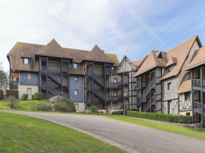 3 Bedroom Apartment With Garden and Swimming Pool