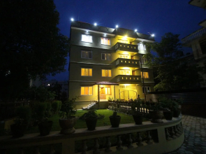 Himalayan Sherpa INN