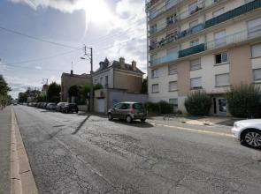 STUDIO A 300 METRES DE LA GARE et 25 MINUTES DE PARIS EN TRAIN