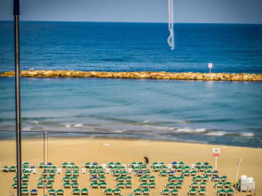 Royal Beach Tel Aviv Hotel