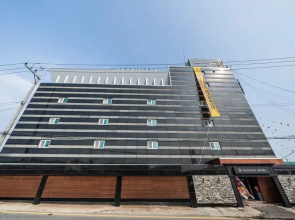 Ilsan (Daehwa) Wainscot Hotel