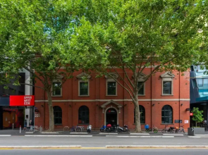 Homely 1BR Apt Near Southern Cross Station w/ Pool