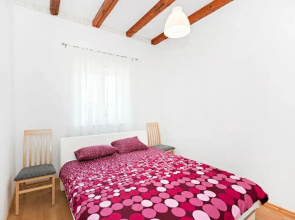 Vila Nira Radonić