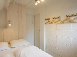 Radiant Seaside Holiday Home