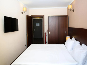 Отель Corner Inn