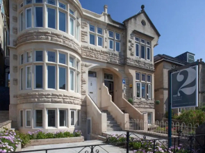 2 Crescent Gardens