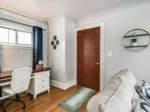 Shiny and Comfortable Oakland House