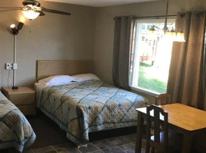 Hill View Motel and Cottages