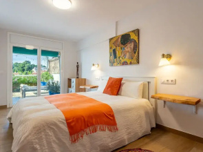 Designer Luxury Two Bedroom Apartment