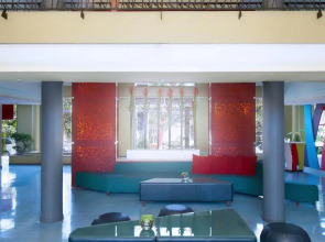 Отель ibis Styles Bali Legian