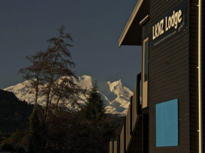 LKNZ Lodge & Cafe