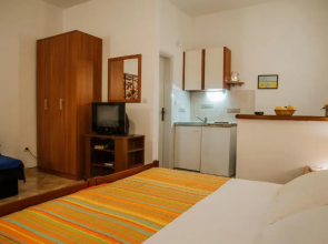 Huter Apartments