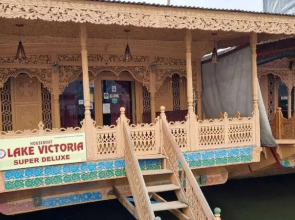 Lake Victoria Houseboat