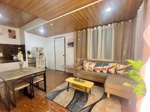 Bloomstone Urban Chill Cabin