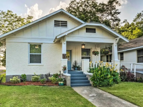 Remodeled Dtwn Hot Springs Home w/ Porch!