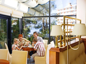 Wellness Hotel Apollo – Lifeclass Hotels & Spa, Portorož