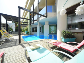 Steris Elegant Beach Hotel