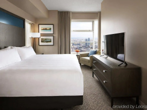 One King West Hotel & Residence